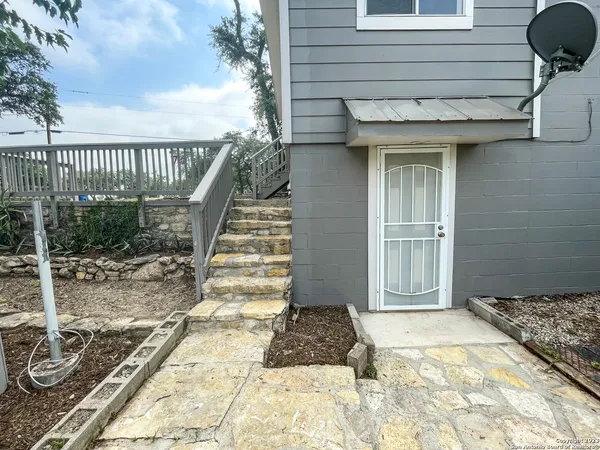 $1,225 | 668 Creekside Drive, Canyon Lake, TX 78133