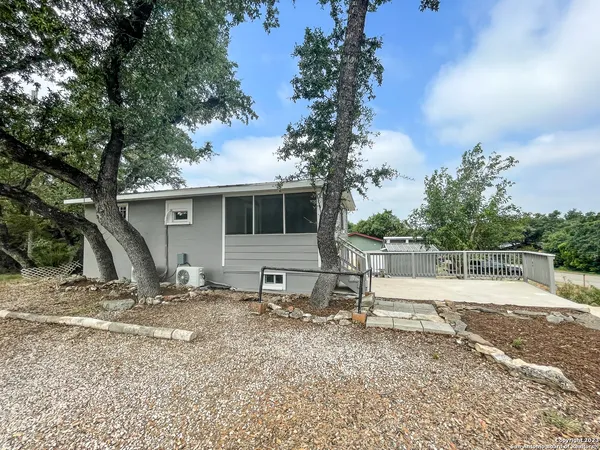 $1,225 | 668 Creekside Drive, Canyon Lake, TX 78133