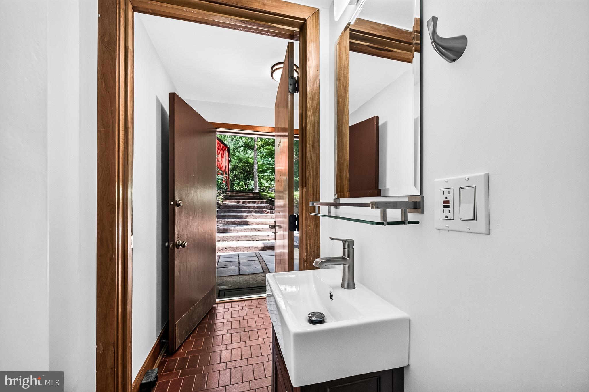 10817 Cross School Road Reston, VA 20191 - Photo 11 of 89 Half Bath