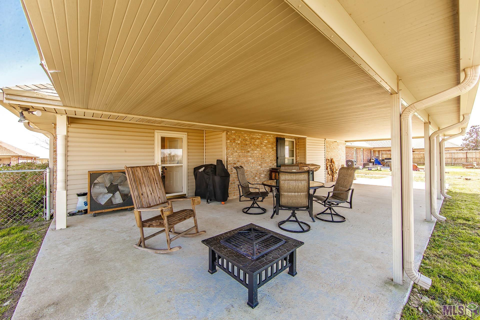 226 Landmark Drive Raceland, LA 70394 - Photo 3 of 13