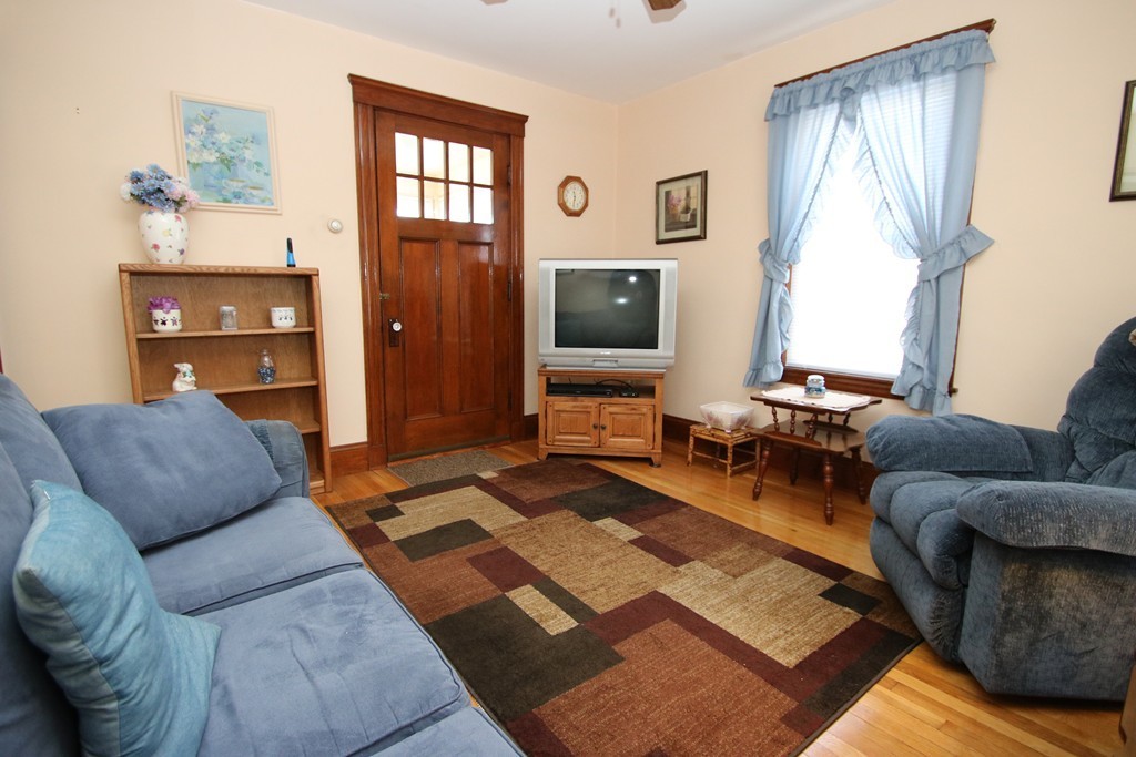 22 Dustin Street Saugus, MA 01906 - Photo 11 of 23 Gallery Image 11