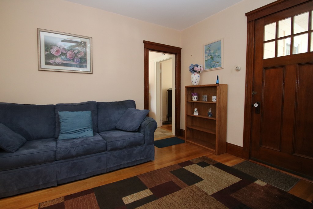 22 Dustin Street Saugus, MA 01906 - Photo 12 of 23 Gallery Image 12