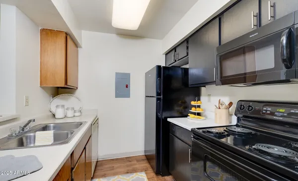 $999 | 4101 West Union Hills Drive, Unit 1, Glendale, AZ 85308