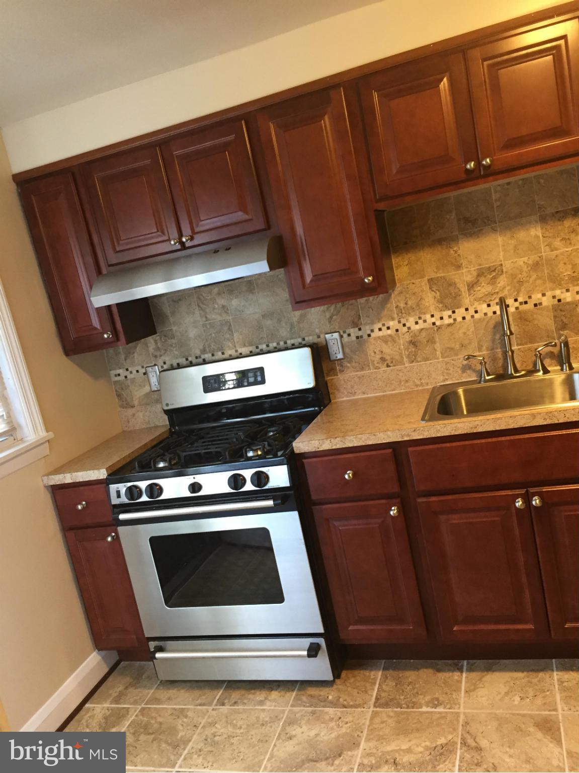 1217 Wicklow Road Baltimore, MD 21229 - Photo 1 of 13 Kitchen