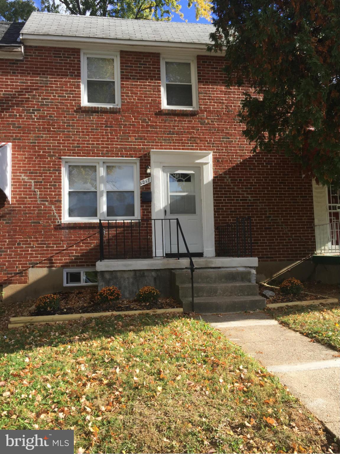 1217 Wicklow Road Baltimore, MD 21229 - Photo 13 of 13 Exterior (Front)
