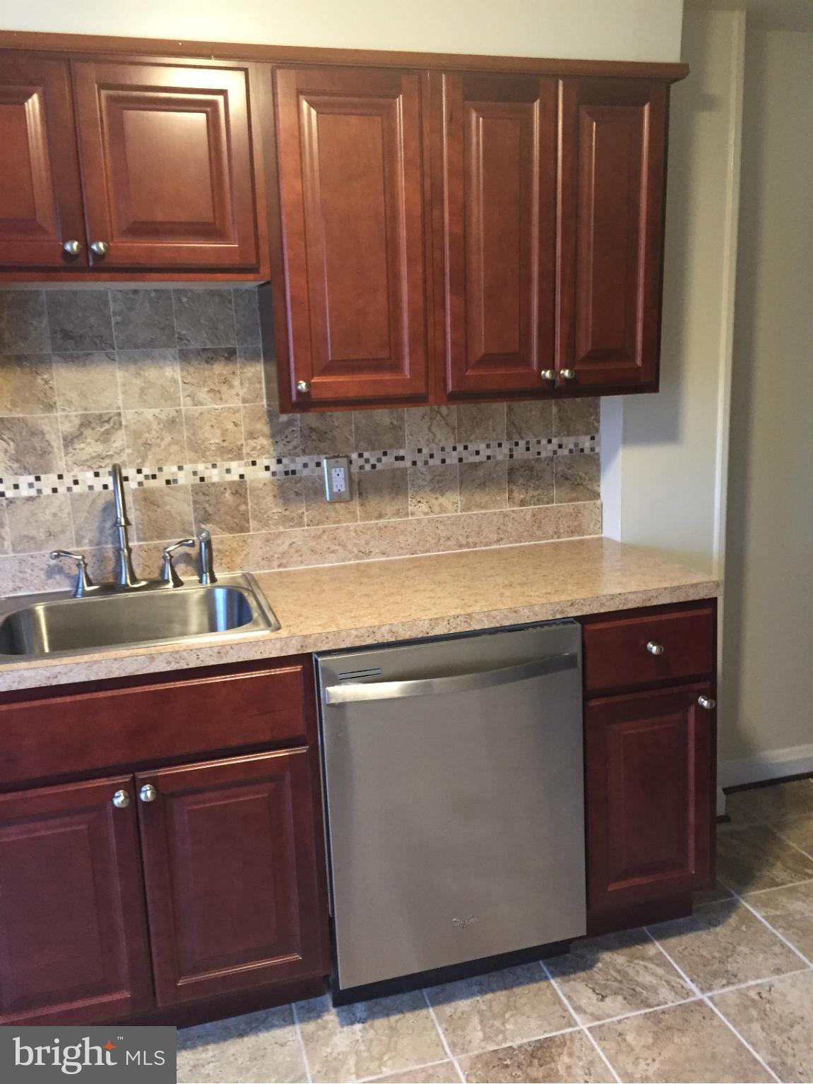 1217 Wicklow Road Baltimore, MD 21229 - Photo 3 of 13 Kitchen