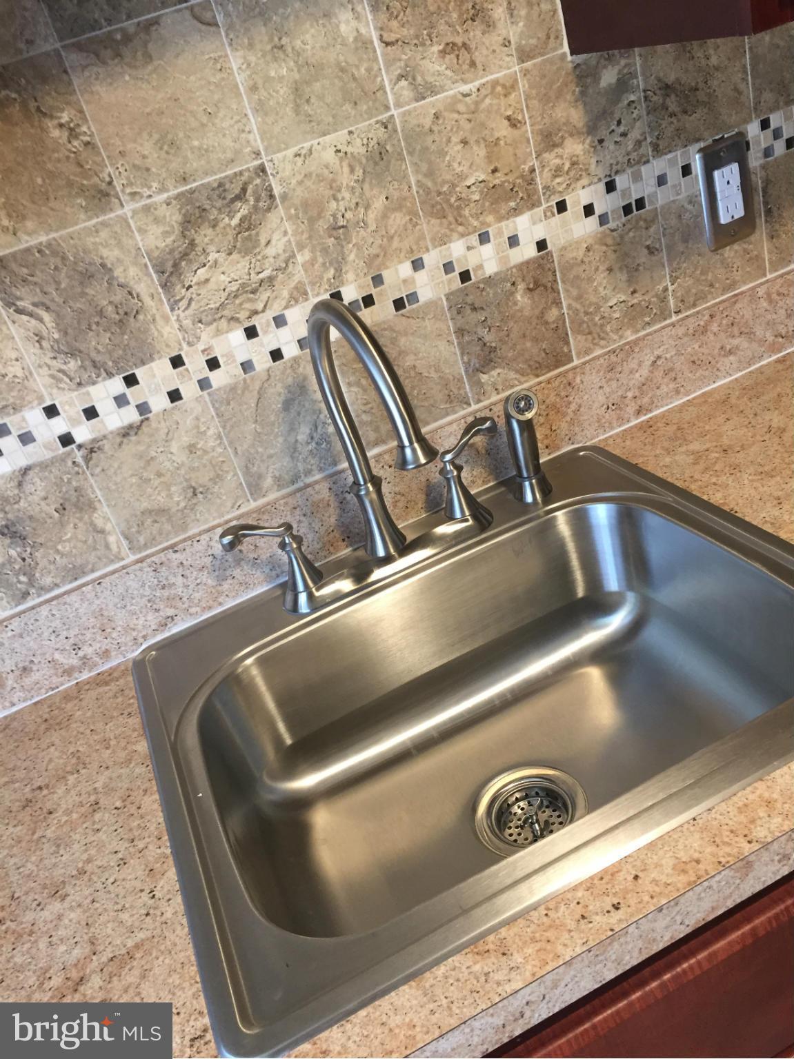 1217 Wicklow Road Baltimore, MD 21229 - Photo 4 of 13 Kitchen