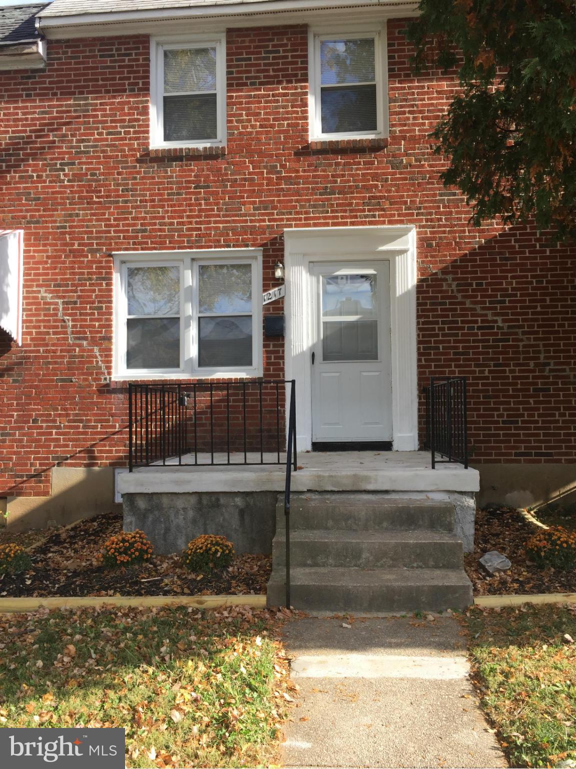 1217 Wicklow Road Baltimore, MD 21229 - Photo 5 of 13 Exterior (Front)