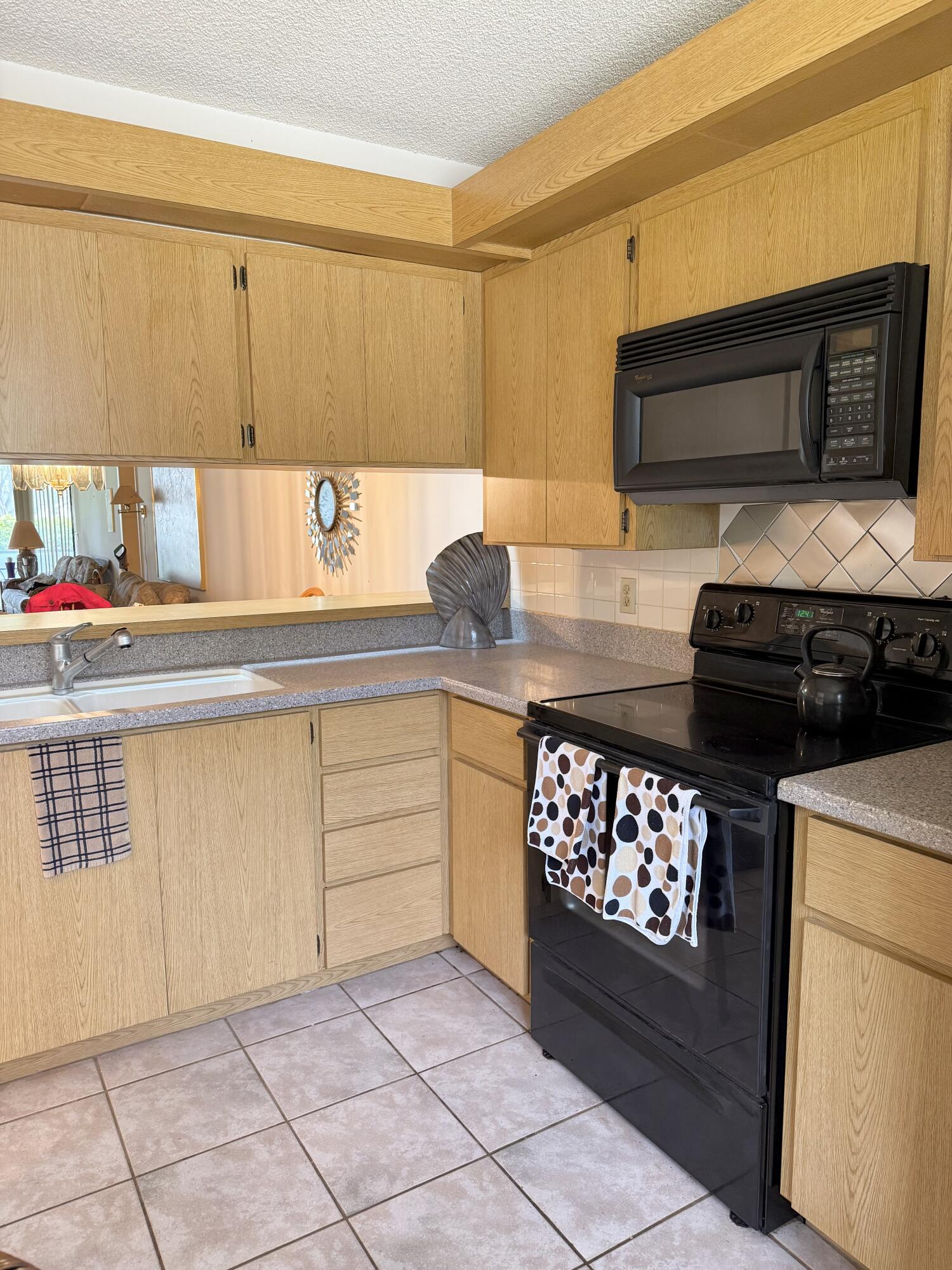 6193 Balboa Circle, Unit 103 Boca Raton, FL 33433 - Photo 8 of 68 IMG_3318