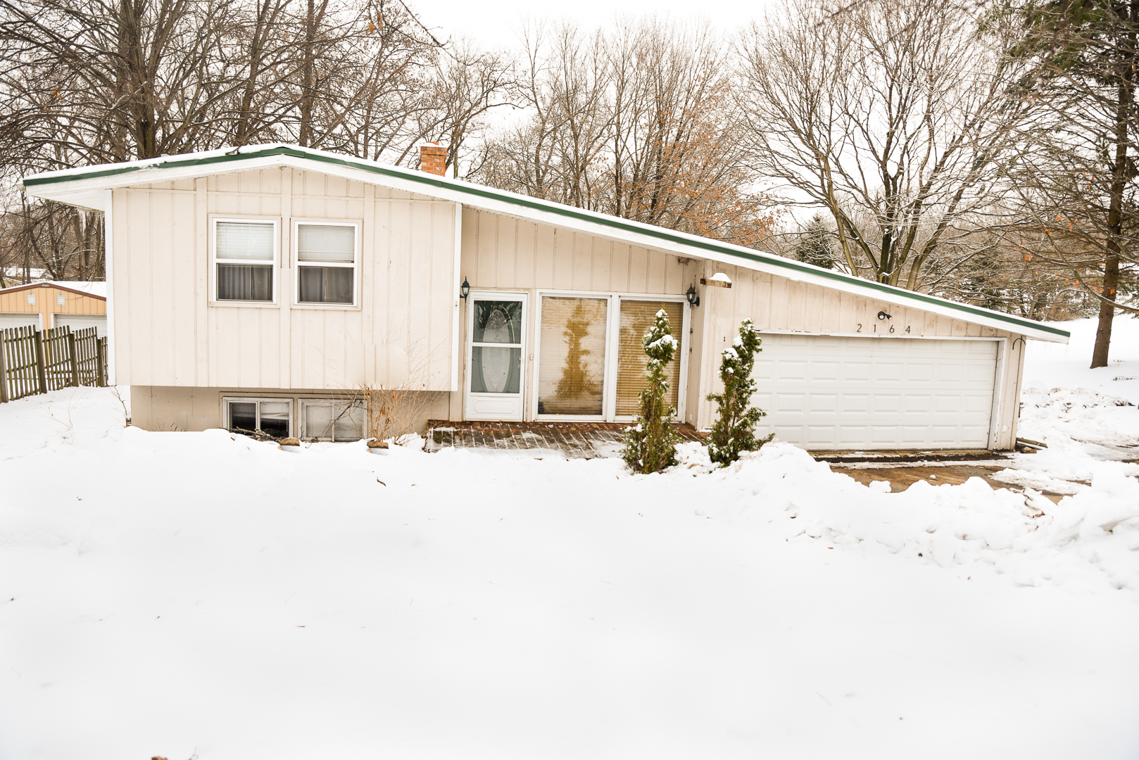 2164 Lowell Park Road Dixon, IL 61021 - Photo 1 of 21