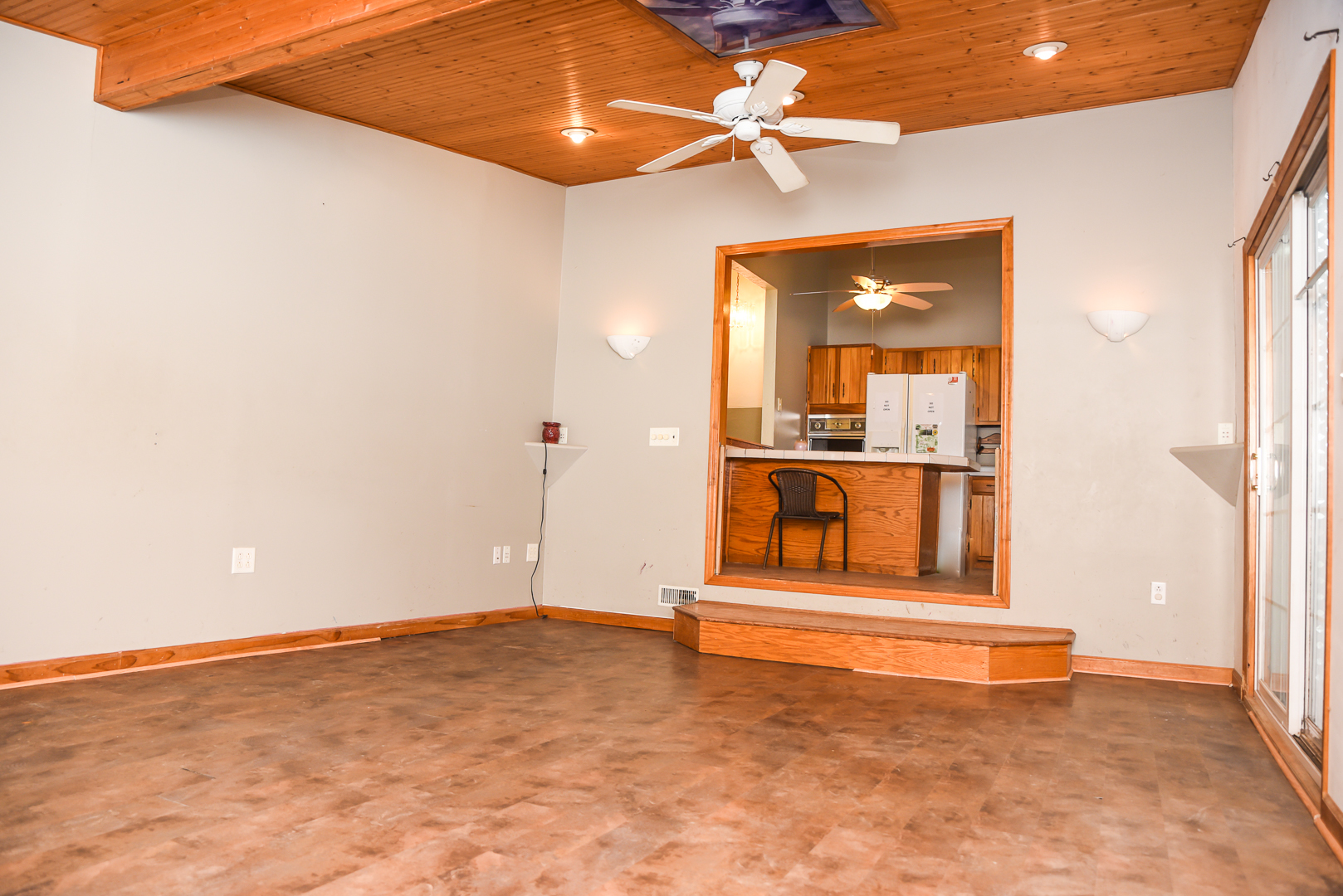 2164 Lowell Park Road Dixon, IL 61021 - Photo 8 of 21