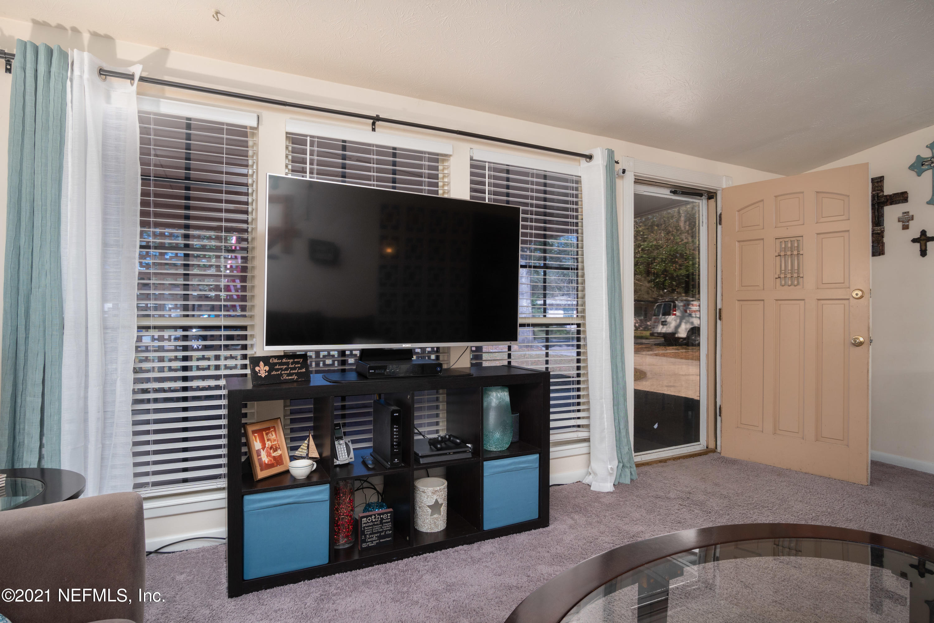 11515 Emuness Road Jacksonville, FL 32218 - Photo 9 of 42 HousePhoto-9