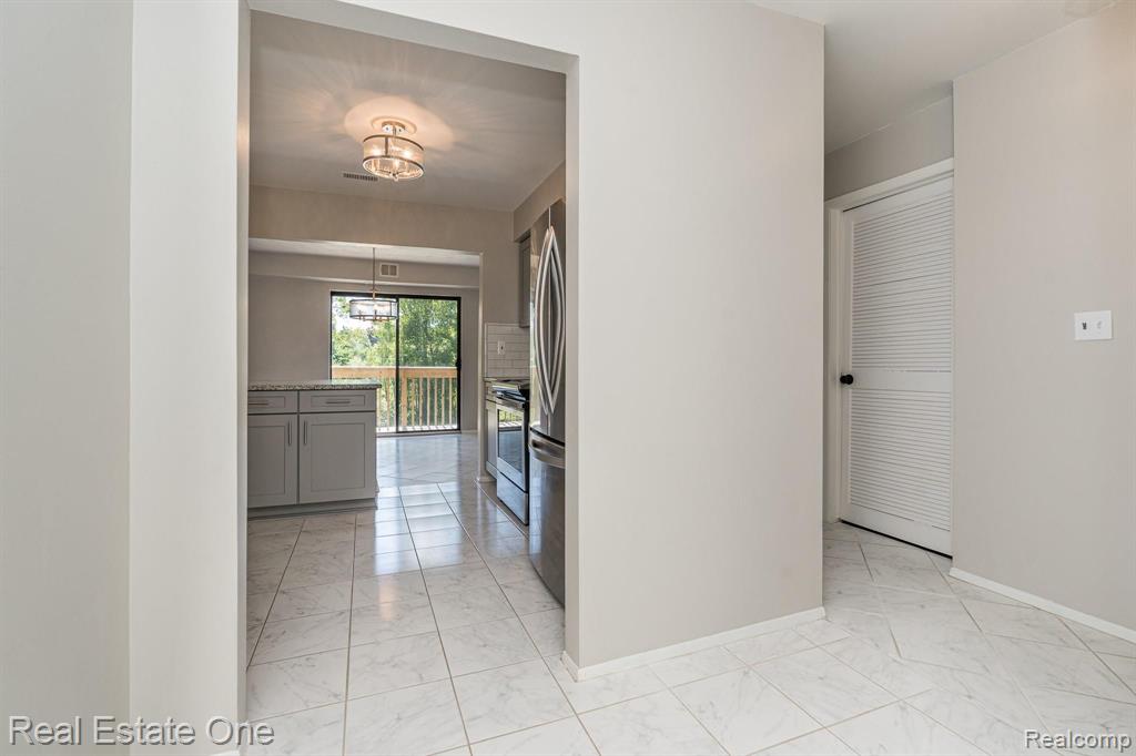 1677 Riverside Drive, Unit 16 Rochester Hills, MI 48309 - Photo 20 of 31