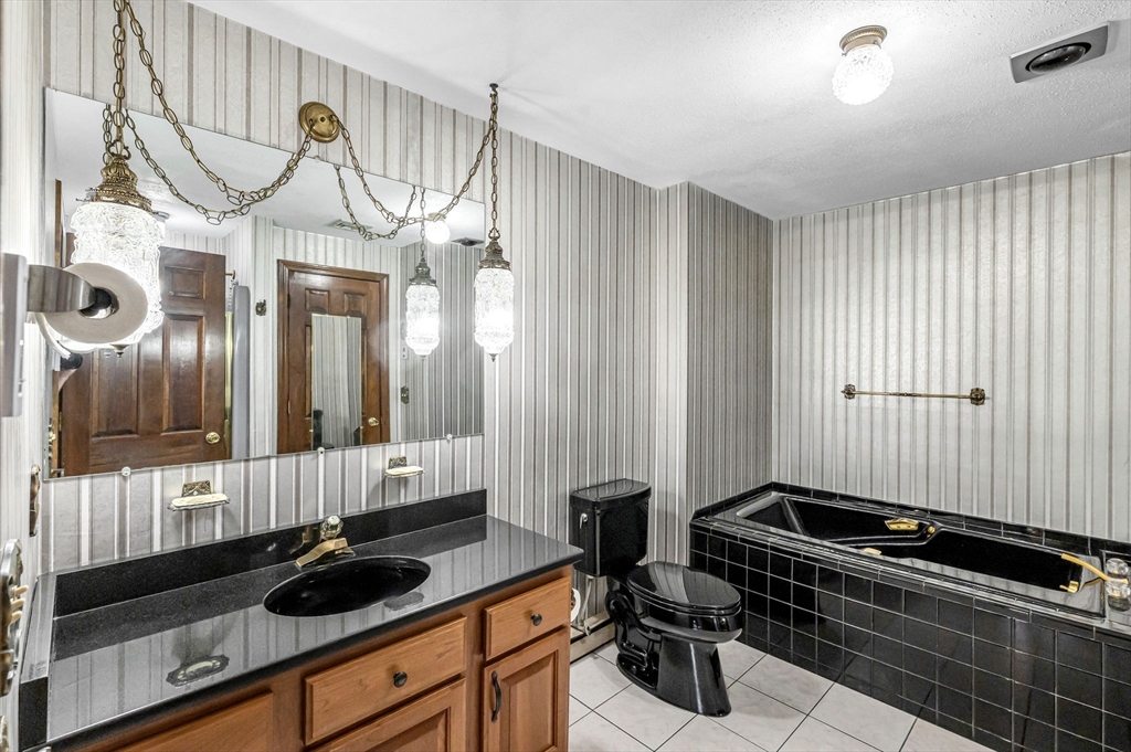 169 Country Road Agawam, MA 01001 - Photo 31 of 41