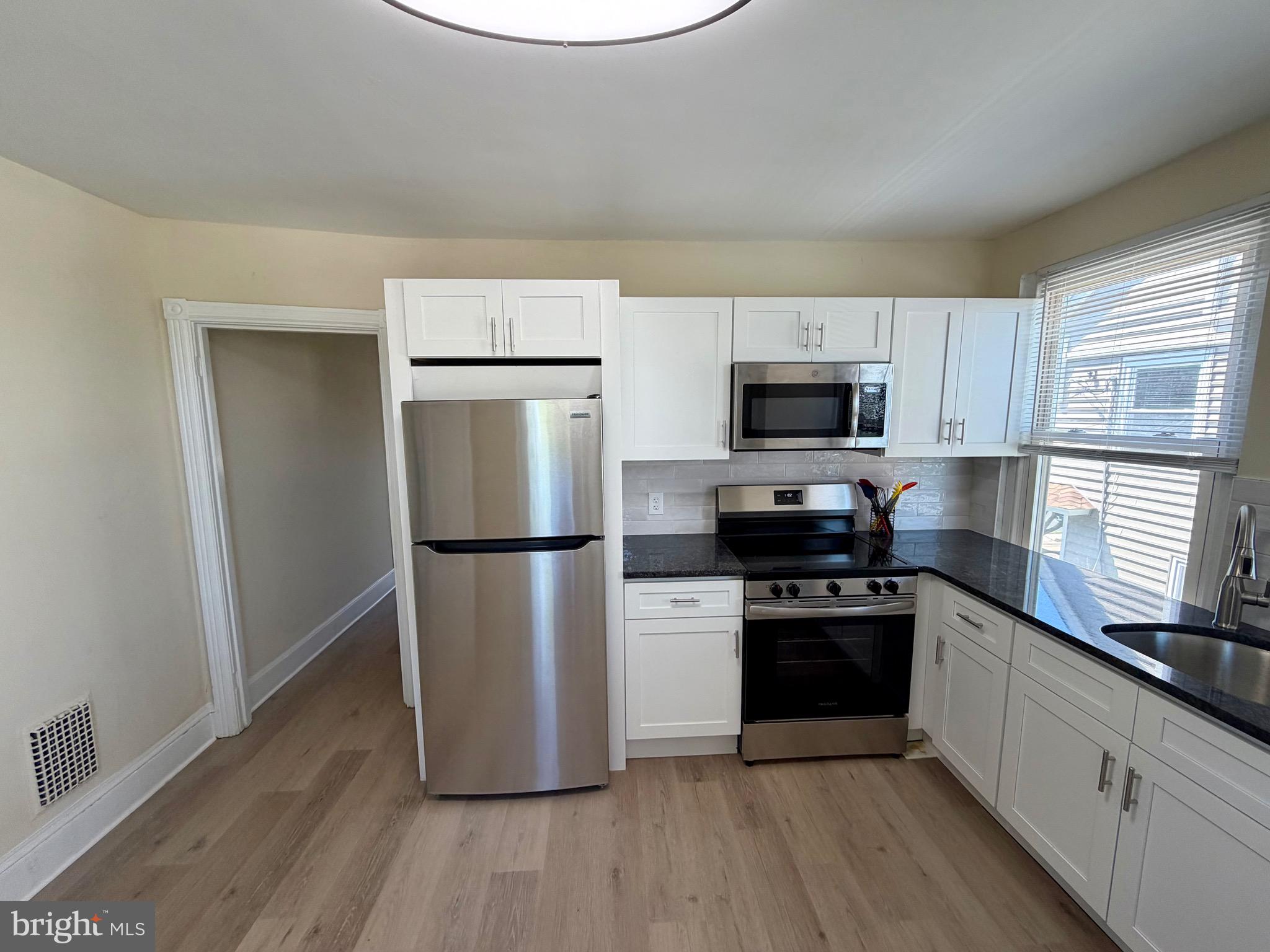 110 Grandview Road Ardmore, PA 19003 - Photo 6 of 24