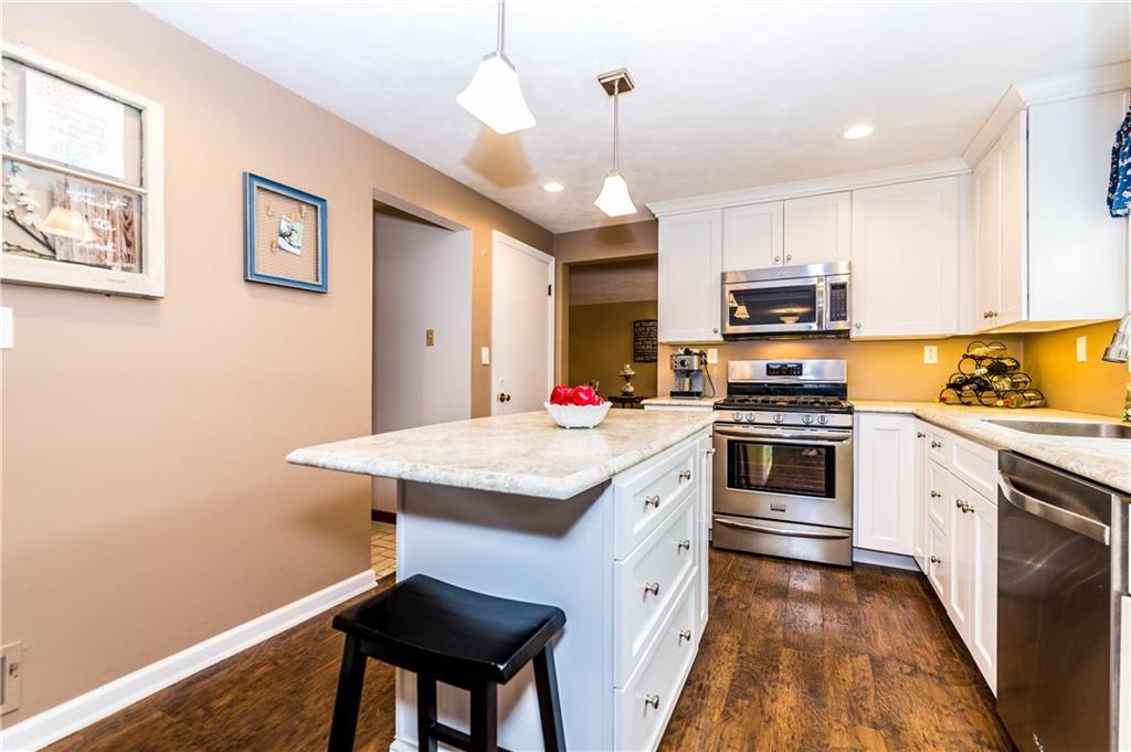 220 Beech Road Pittsburgh, PA 15239 - Photo 8 of 24