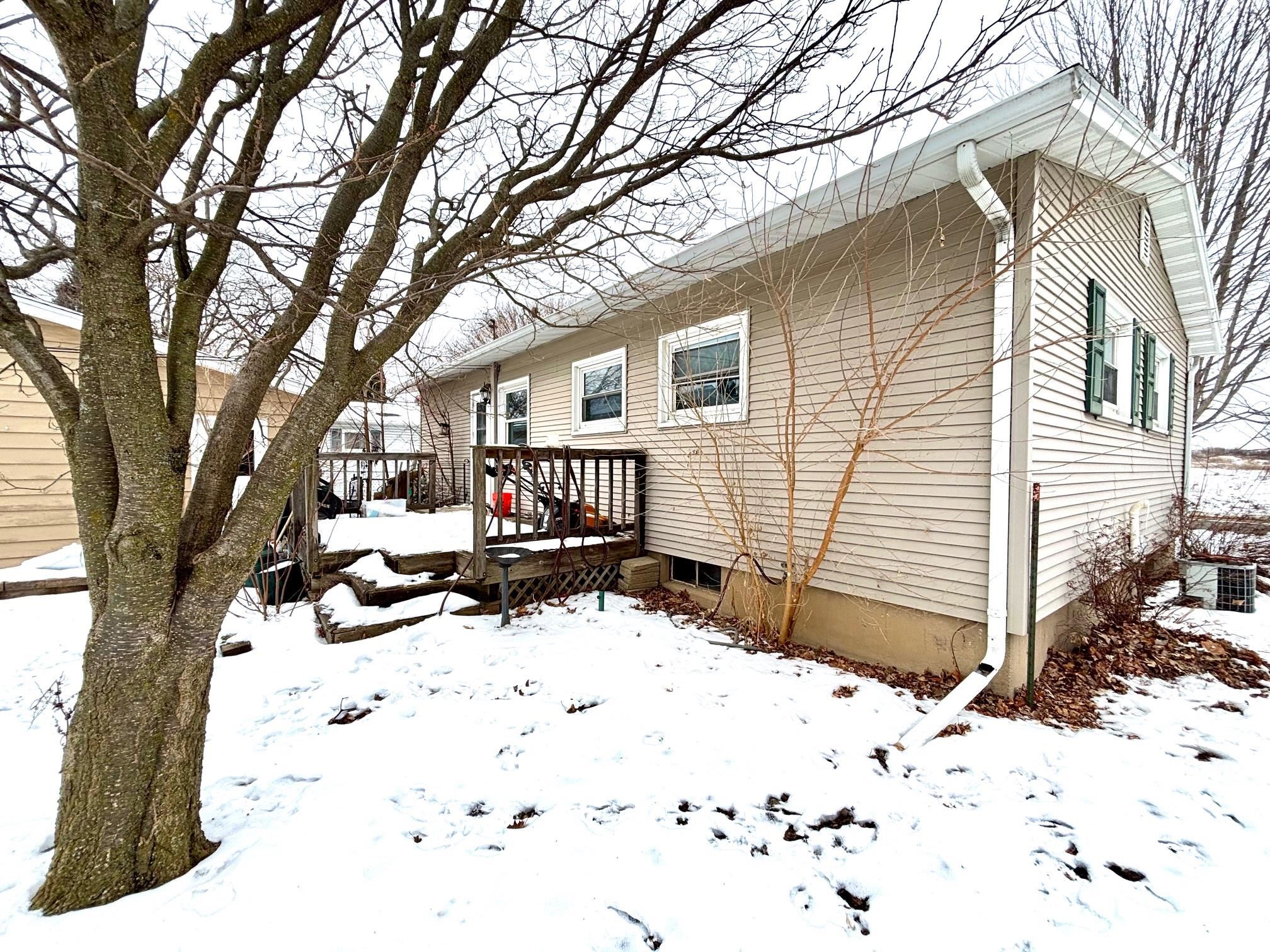 1925 Tennyson Lane Madison, WI 53704 - Photo 4 of 6