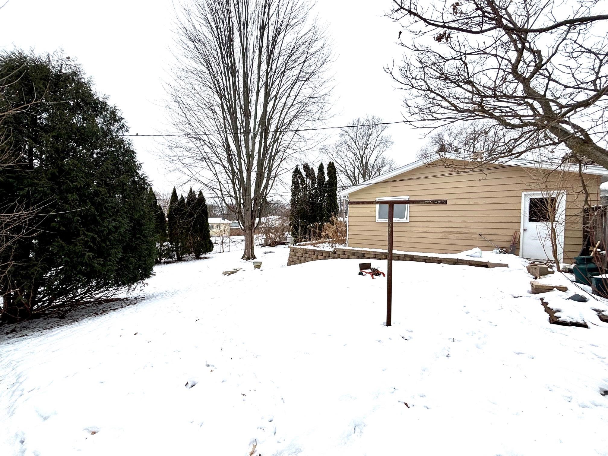 1925 Tennyson Lane Madison, WI 53704 - Photo 5 of 6