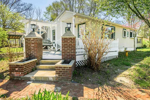 $399,900 | 901 South Lincoln Street, Bloomington, IN 47401