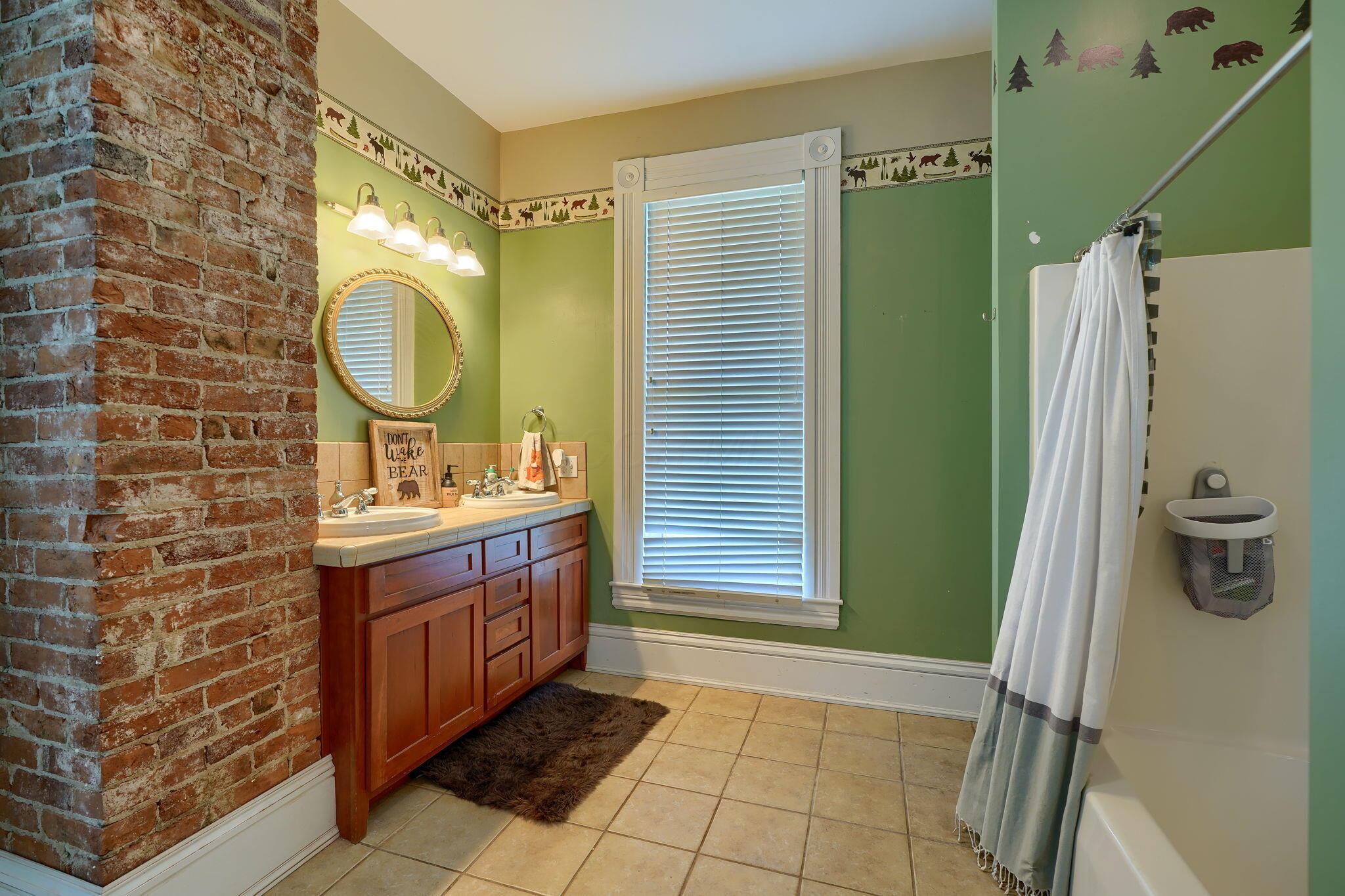 1019 South Limestone Street Springfield, OH 45506 - Photo 50 of 65 Upstairs hall bathroom