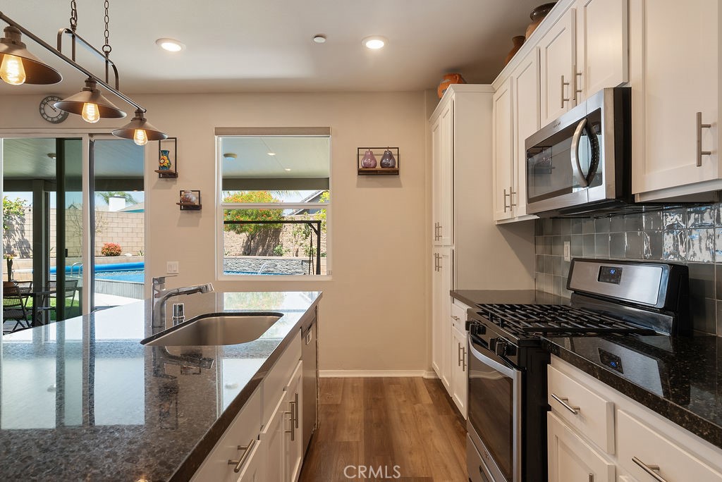 829 South Pine Avenue Rialto, CA 92376 - Photo 32 of 48 For the cook who enjoys a spacious area to "mis en place".