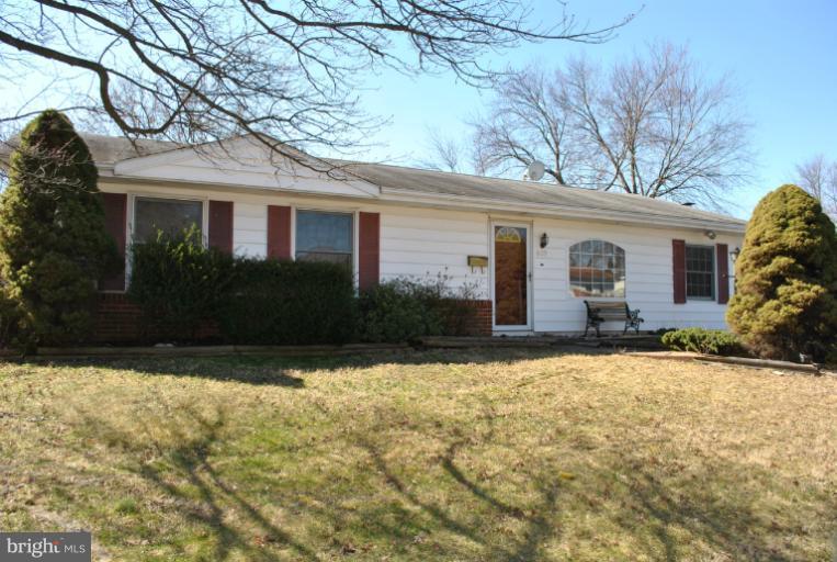 609 West Nettle Tree Road Sterling, VA 20164 - Photo 1 of 16 Exterior (Front)