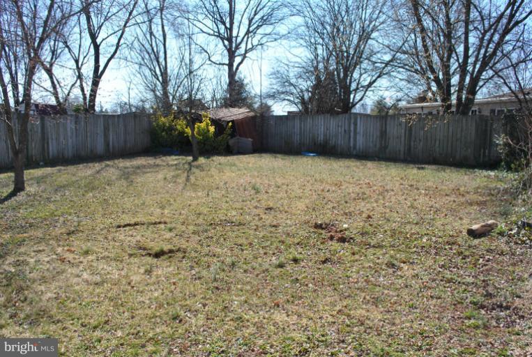 609 West Nettle Tree Road Sterling, VA 20164 - Photo 7 of 16 Exterior (Rear)