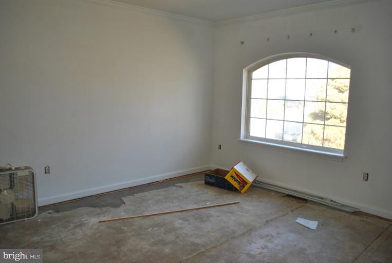 609 West Nettle Tree Road Sterling, VA 20164 - Photo 8 of 16 Family Room