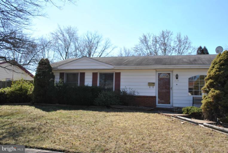 609 West Nettle Tree Road Sterling, VA 20164 - Photo 10 of 16 Exterior (Front)