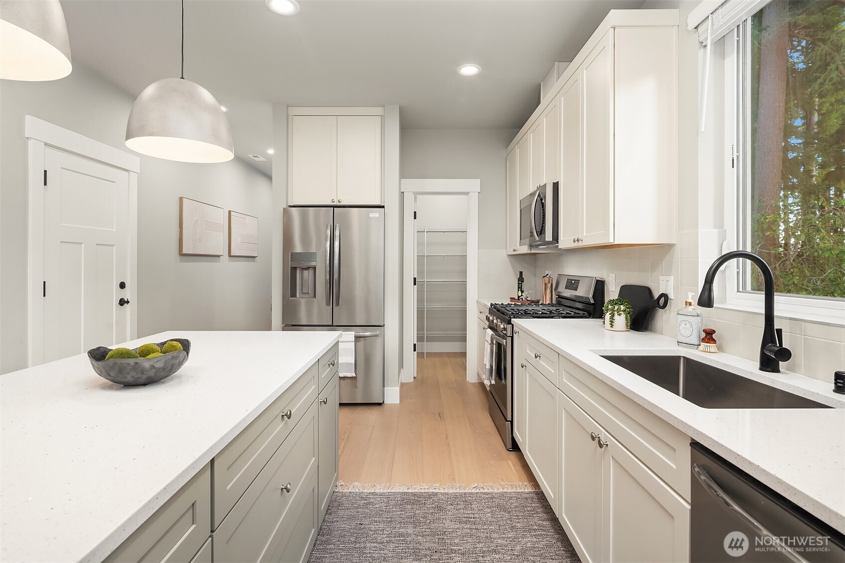 22210 80th Avenue West Edmonds, WA 98026 - Photo 6 of 33