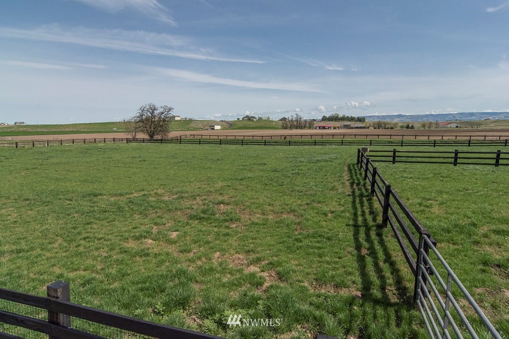 837 Locher Road Touchet, WA 99360 - Photo 23 of 37