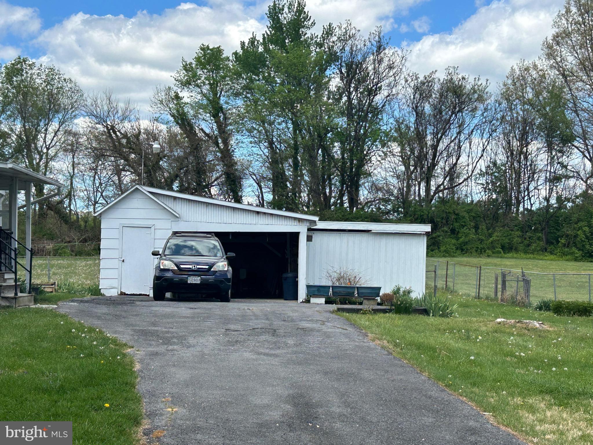 2091 Old Chapel Road Boyce, VA 22620 - Photo 3 of 7 garage with shed attached