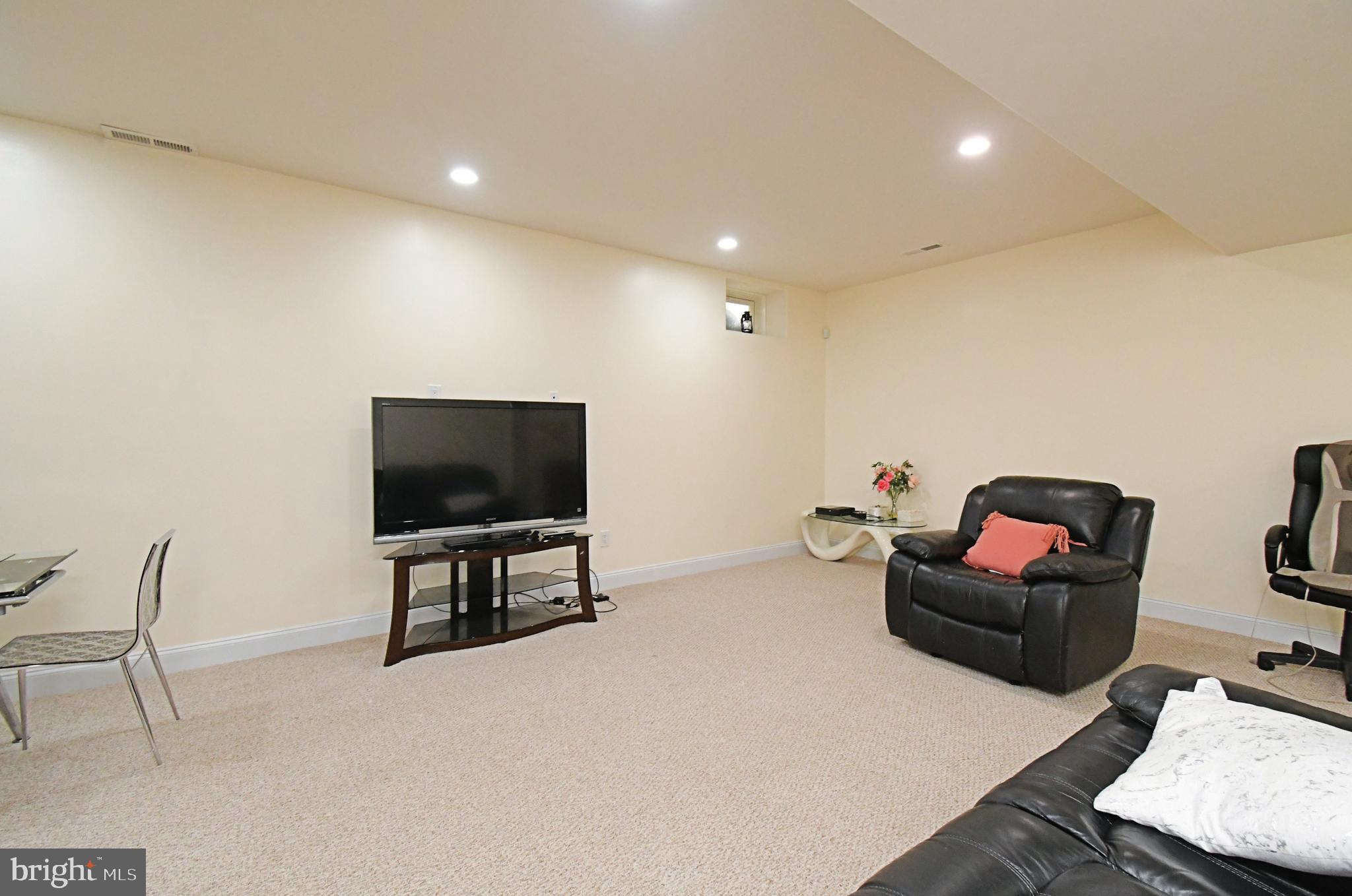 13113 Worthington Road Philadelphia, PA 19116 - Photo 50 of 63