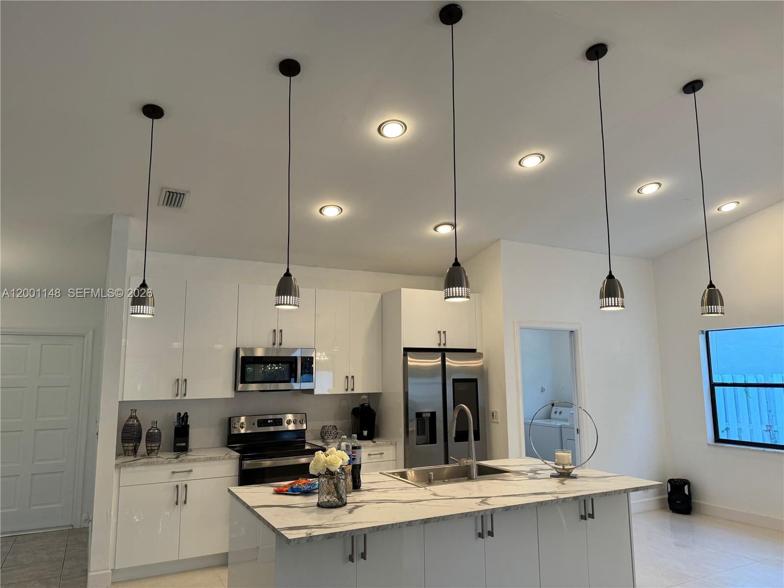 7580 Texas Trail Boca Raton, FL 33487 - Photo 4 of 23