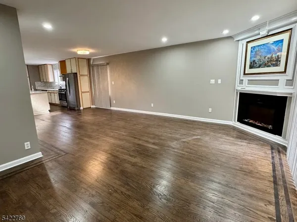 $3,150 | 1691 Stuyvesant Avenue, Unit B, Union, NJ 07083