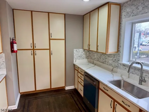 $3,150 | 1691 Stuyvesant Avenue, Unit B, Union, NJ 07083