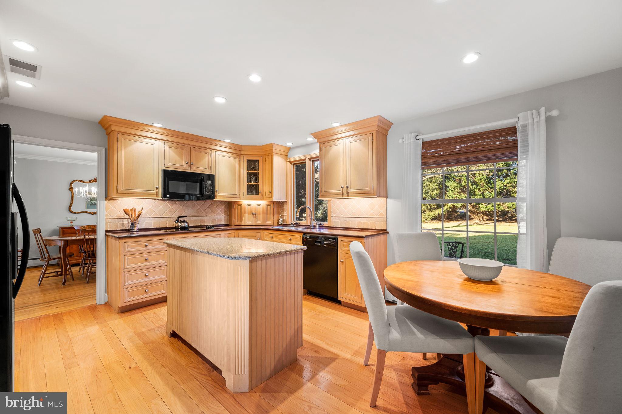 21 Flintshire Road Malvern, PA 19355 - Photo 13 of 40 Kitchen