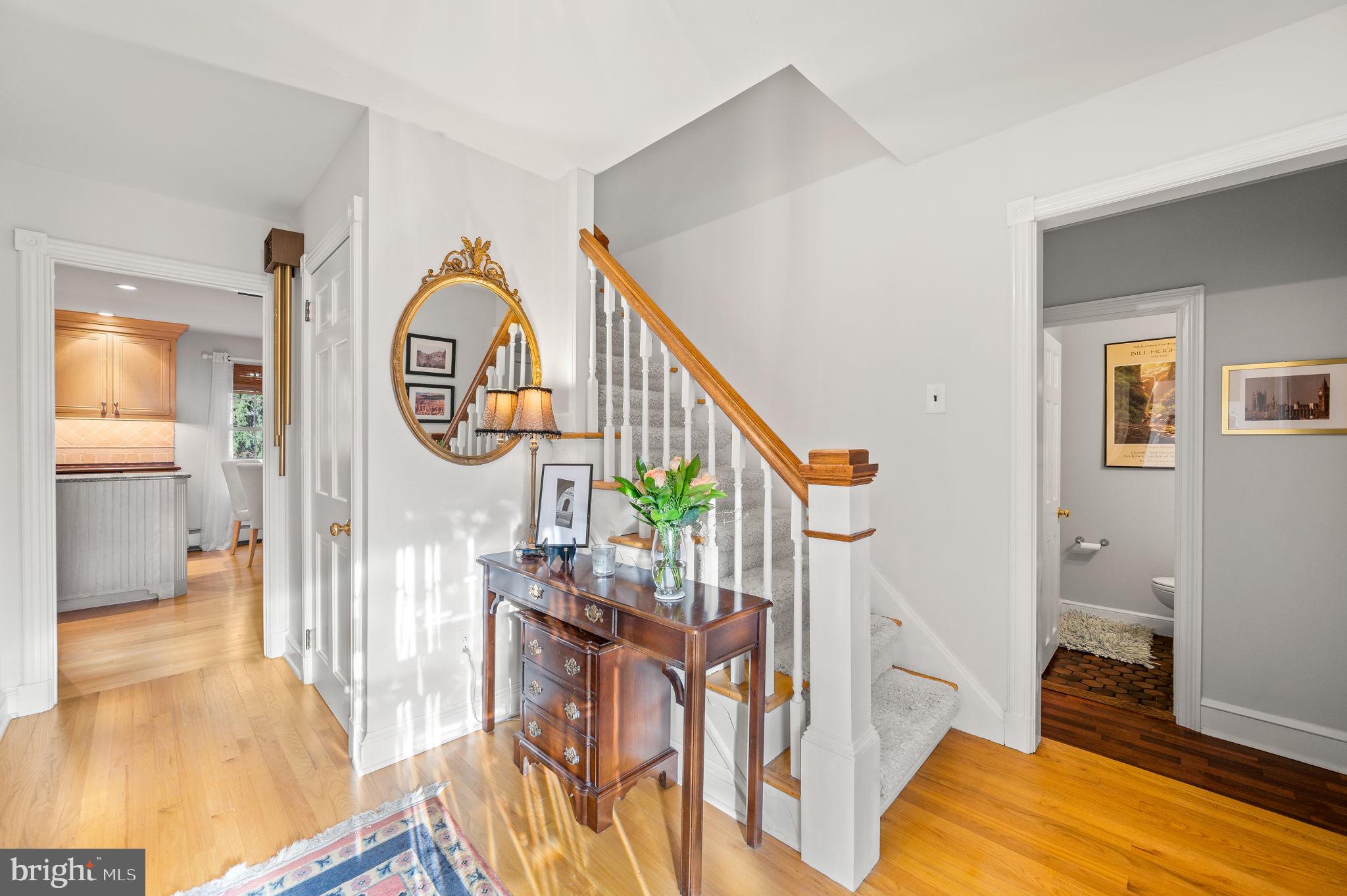 21 Flintshire Road Malvern, PA 19355 - Photo 4 of 40 Foyer