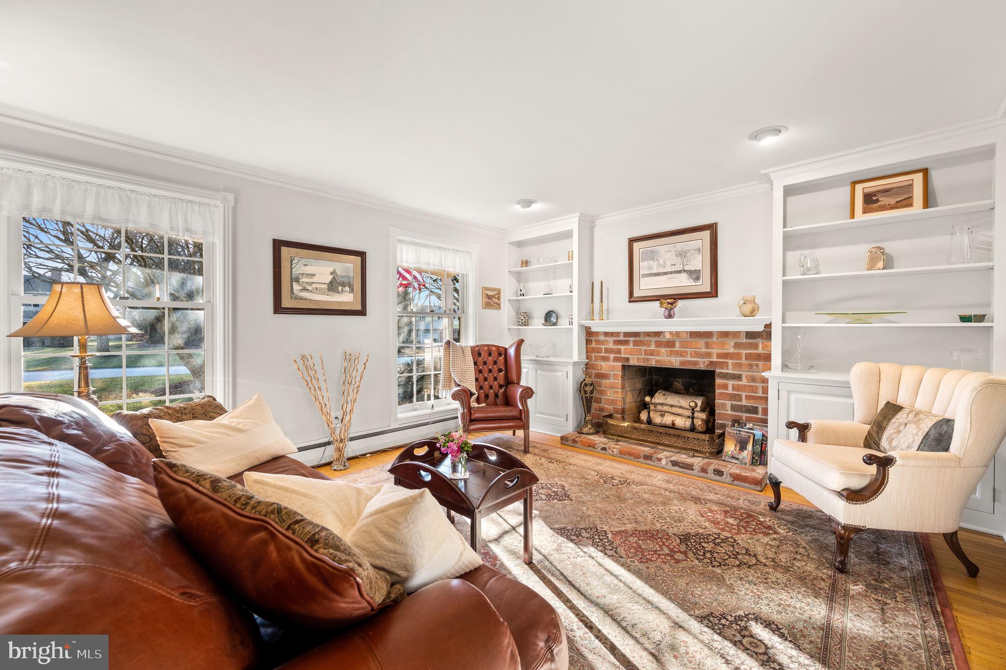 21 Flintshire Road Malvern, PA 19355 - Photo 7 of 40 Built-in bookcases
