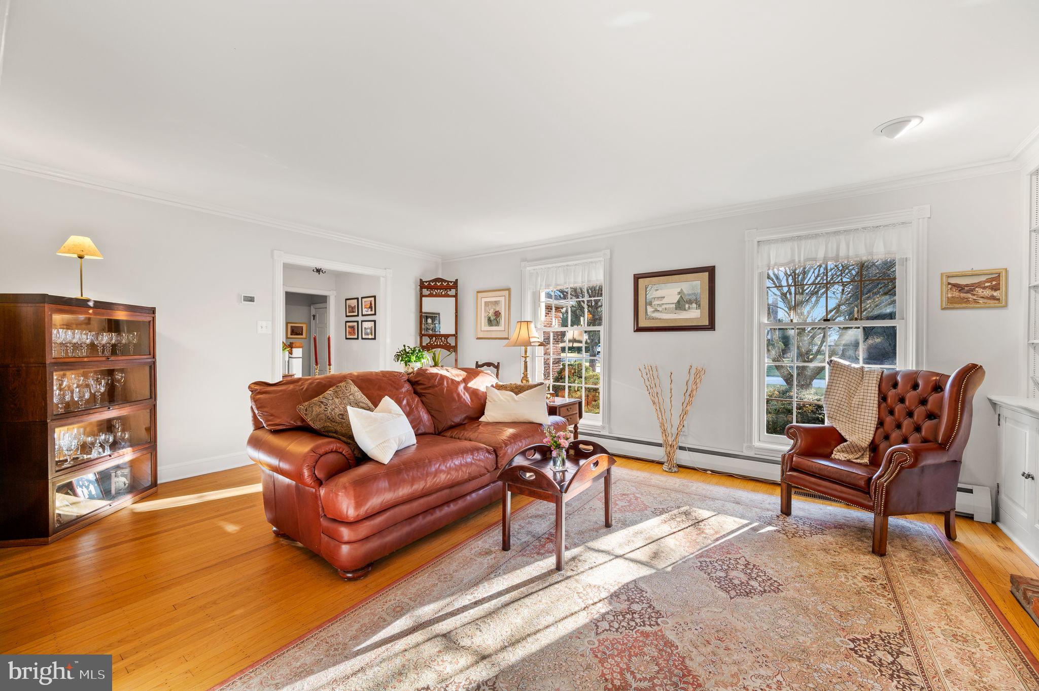 21 Flintshire Road Malvern, PA 19355 - Photo 8 of 40 Living Room