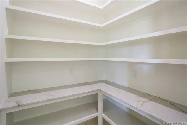 $759,400 | 6502 White Oleander Circle West, Lake Charles, LA 70605