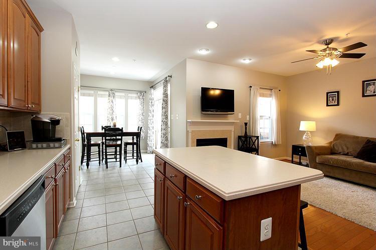 62 Two Rivers Drive Edgewater, MD 21037 - Photo 7 of 25 Kitchen