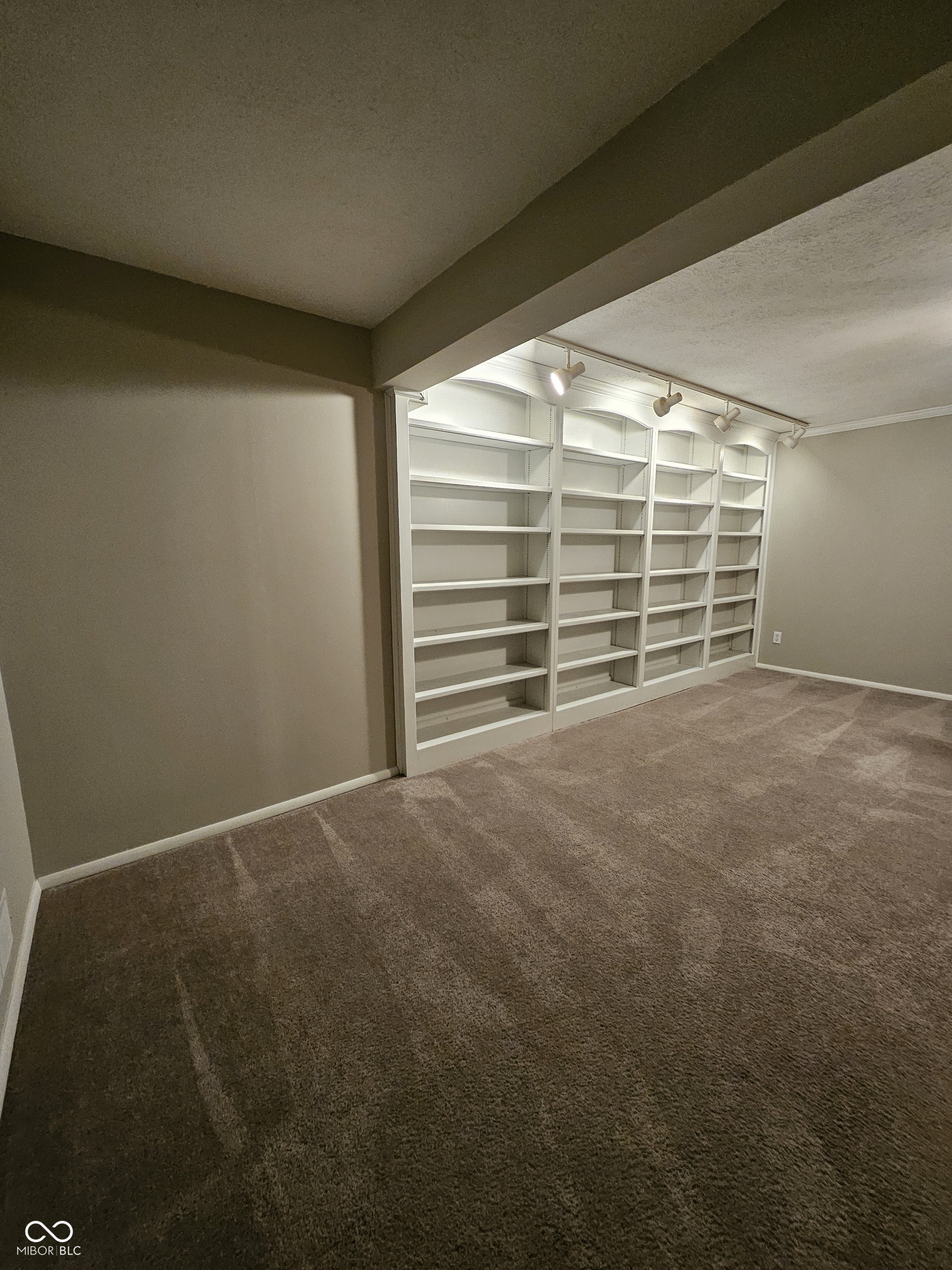 9459 Timber View Drive Indianapolis, IN 46250 - Photo 17 of 32