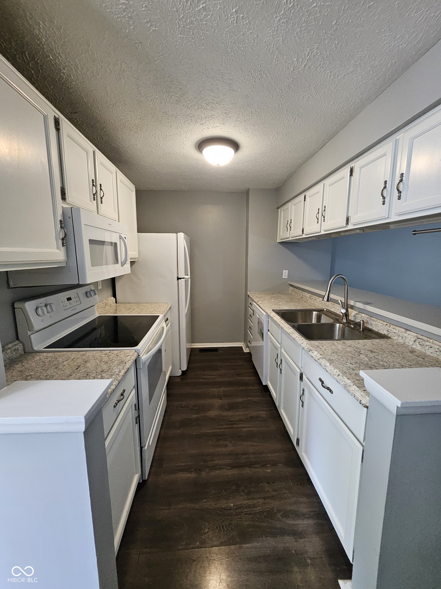 9459 Timber View Drive Indianapolis, IN 46250 - Photo 6 of 32