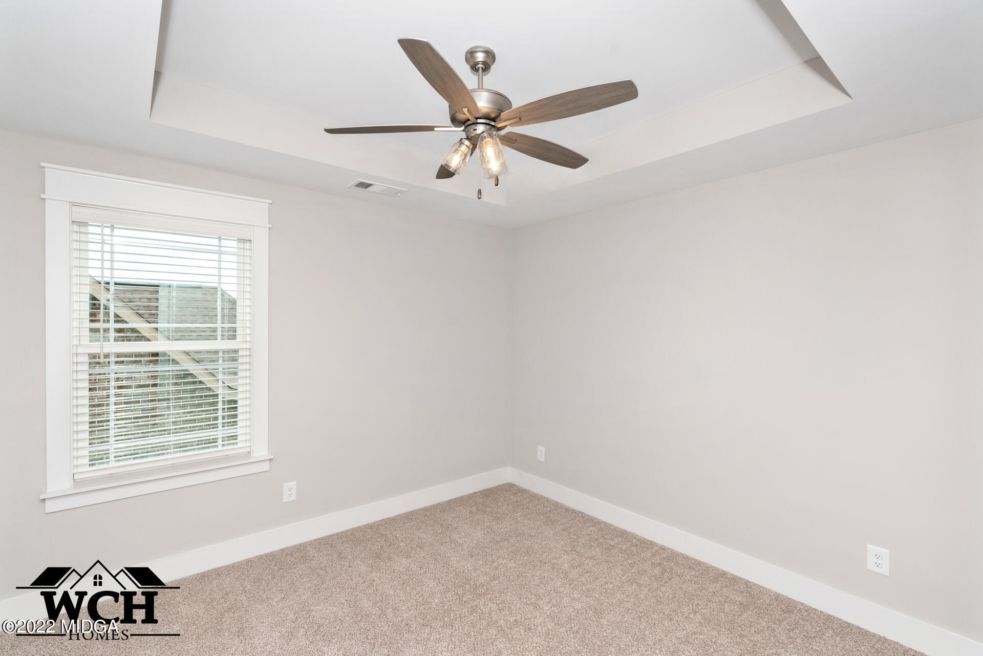 107 Perth Court Warner Robins, GA 31088 - Photo 21 of 27 an empty room with a window