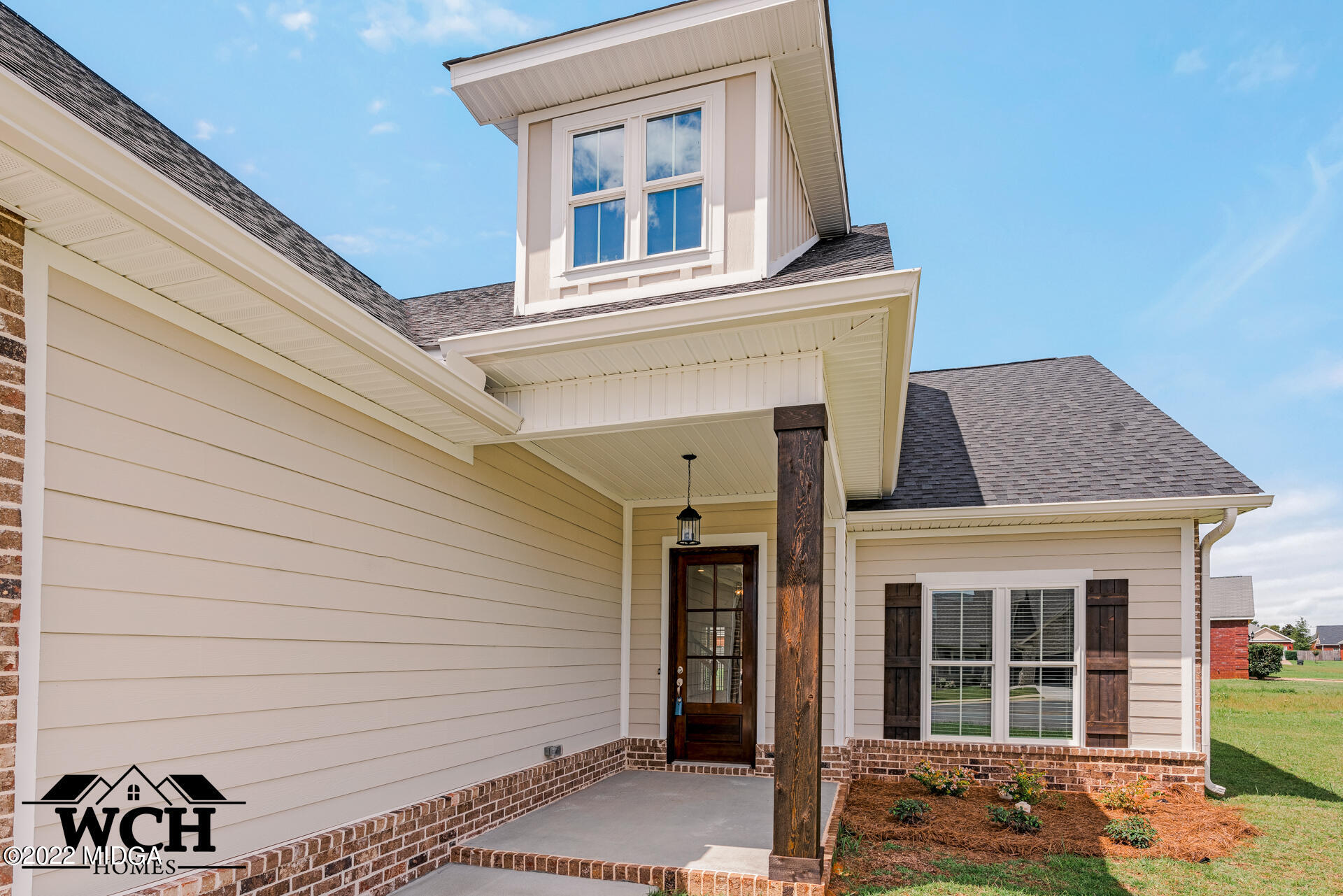 107 Perth Court Warner Robins, GA 31088 - Photo 3 of 27 a front view of a house with windows