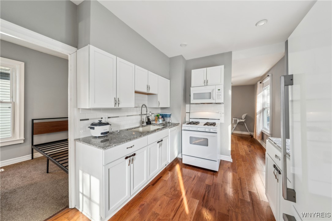 45 Riverside Avenue Buffalo, NY 14207 - Photo 9 of 30