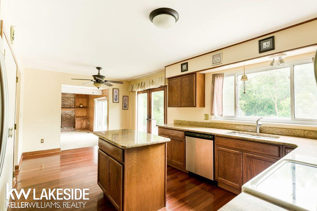 1340 East Fairview Lane Rochester, MI 48306 - Photo 20 of 75 31385903-19.JPG