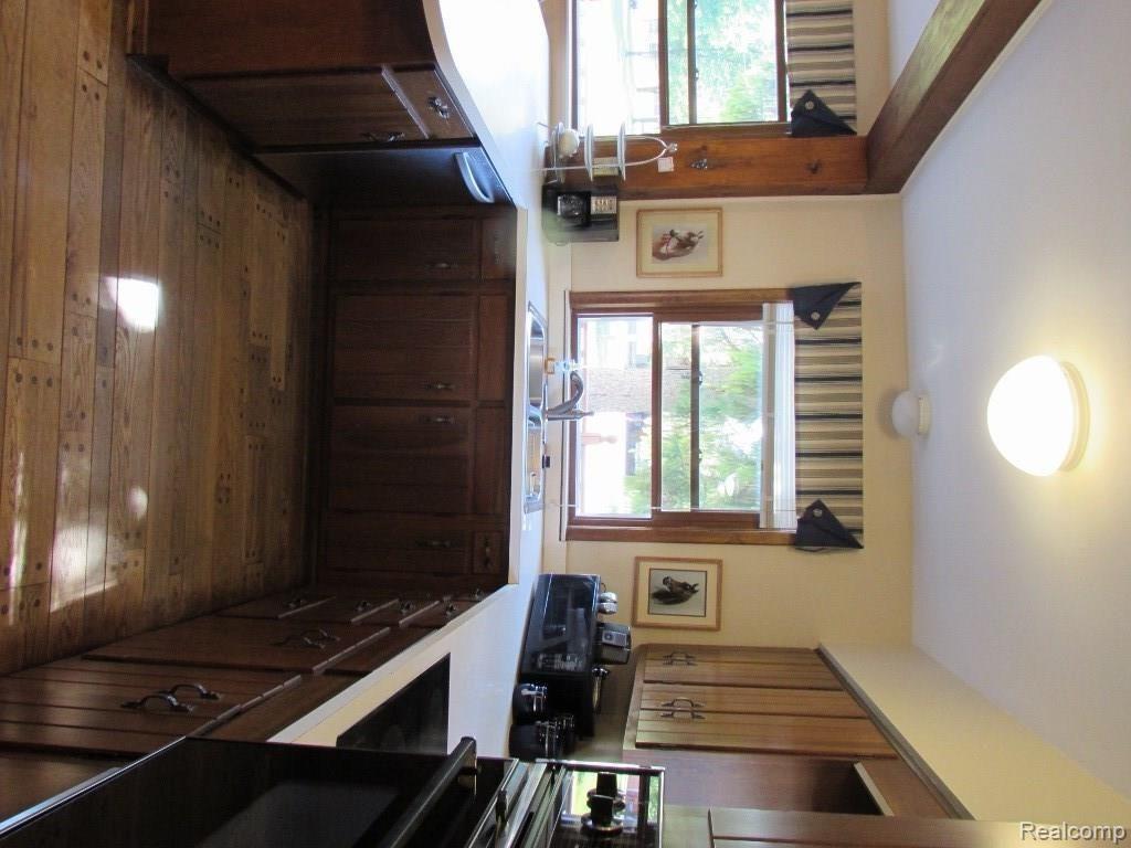 4305 South Genesee Road Grand Blanc, MI 48439 - Photo 9 of 59 Gallery Image 9