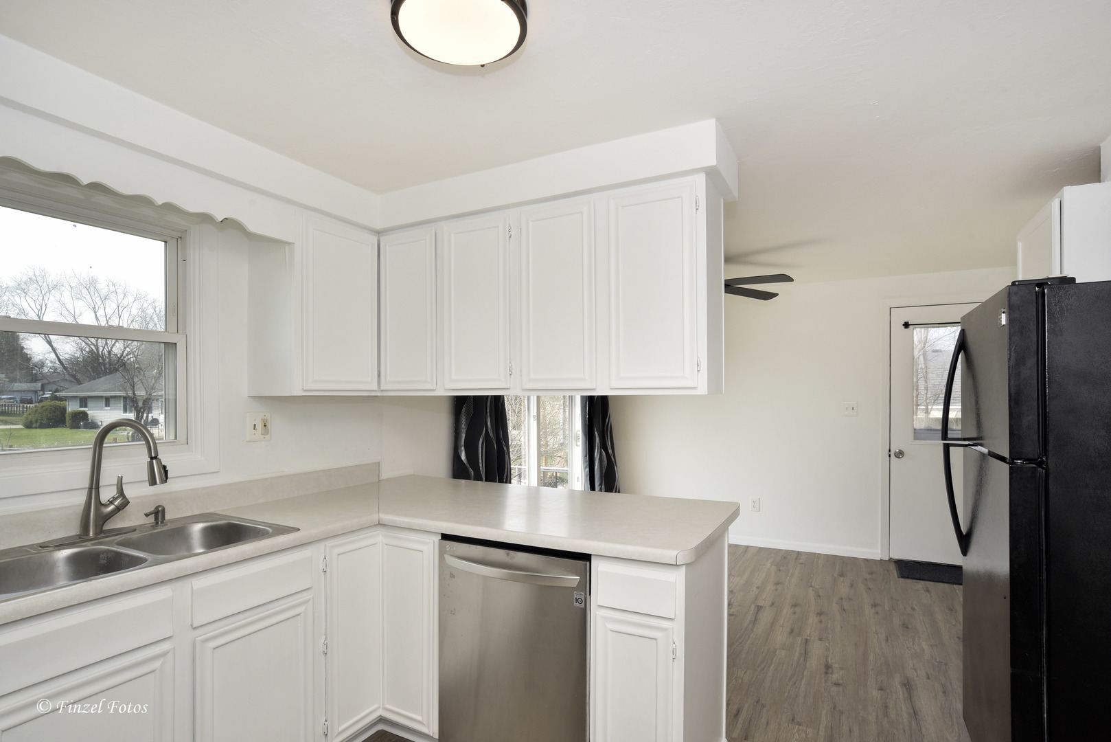 2411 Lincoln Road McHenry, IL 60051 - Photo 5 of 14